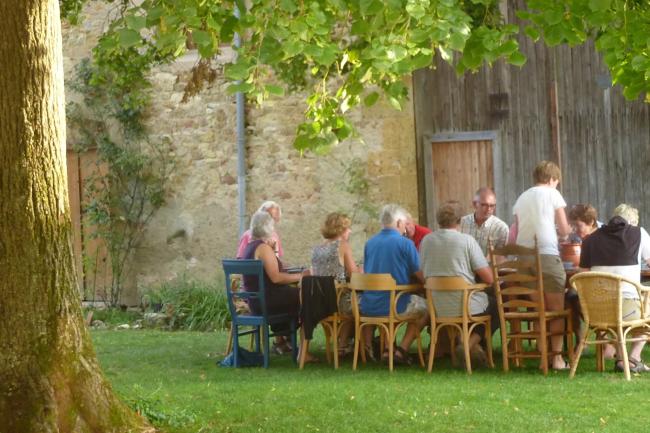 Aan tafel